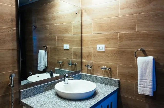 Hotel Whala Urban room bathroom